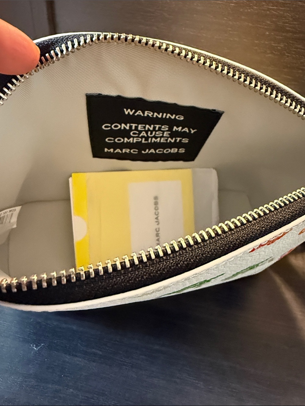 MARC JACOBS The Wild Daisy the Beauty Bag - Picture 4 of 7